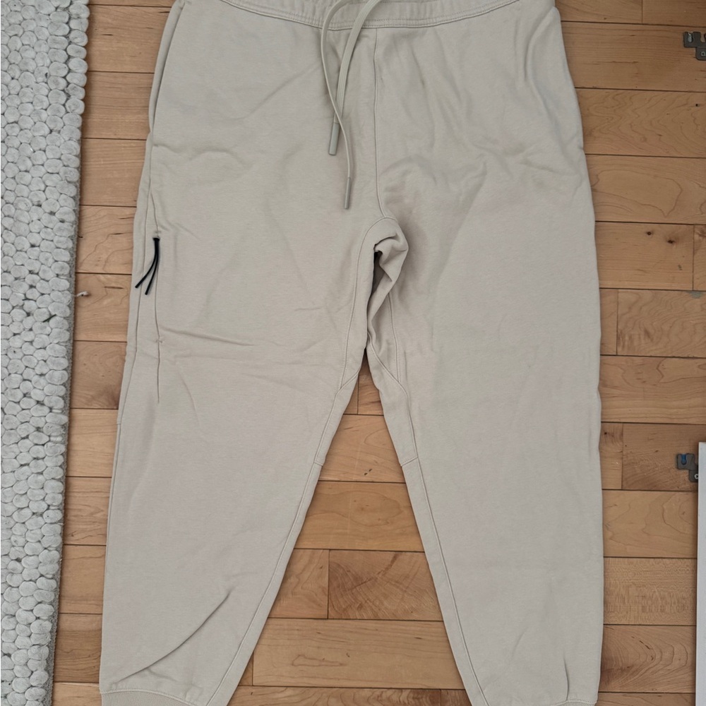 Theory Men's Cream Jogger Pants